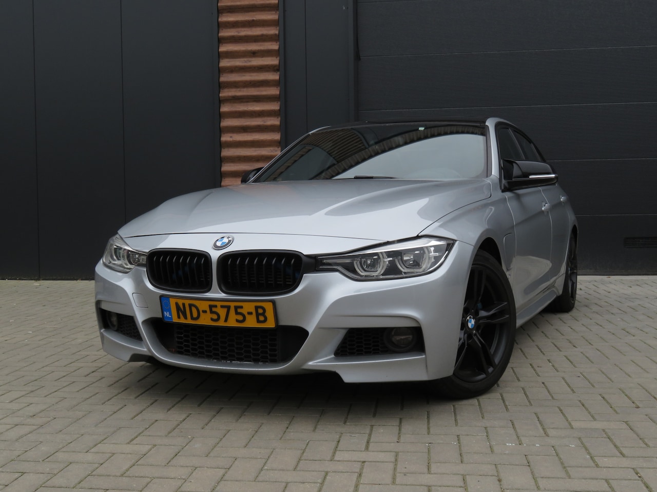 BMW 3-serie - 330e Performance High Executive M-Sport Automaat Airco Cr-Control 252PK - AutoWereld.nl