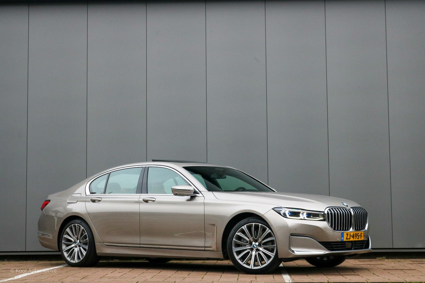 BMW 7-serie - 745e High Executive | Glascoating | Nappa Cognac | Panoramadak | Leder interieurdelen. - AutoWereld.nl