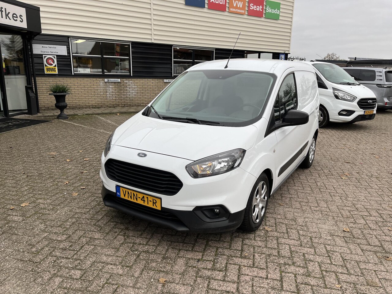 Ford Transit Courier - 1.5 TDCI Trend Duratorq S&S Weinig km's. BTW verrekenbaar. Uitzonderlijk mooie staat. - AutoWereld.nl