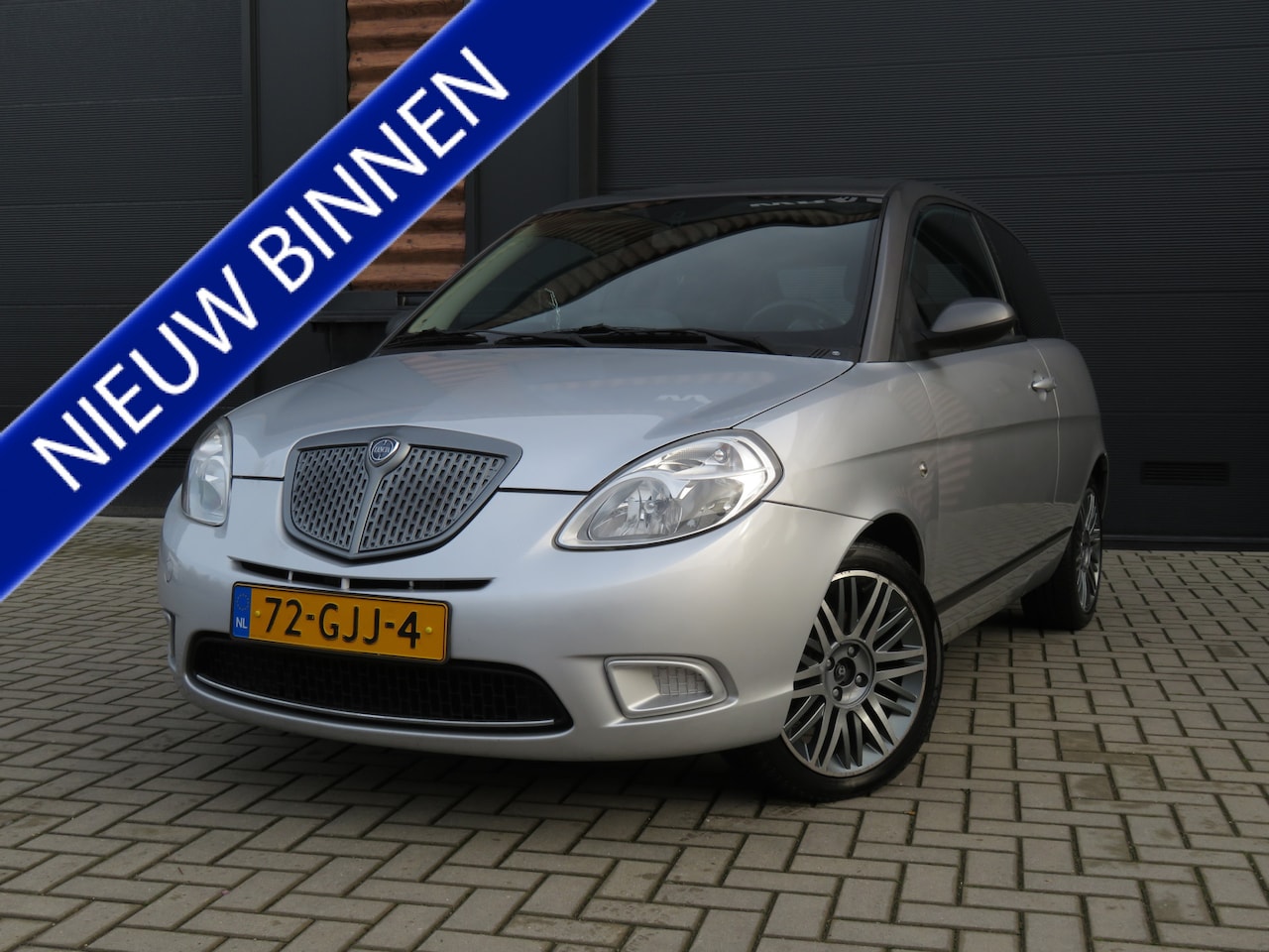 Lancia Y(psilon) - Ypsilon 1.4-16V Sport Airco Cr-Control 6-Bak - AutoWereld.nl