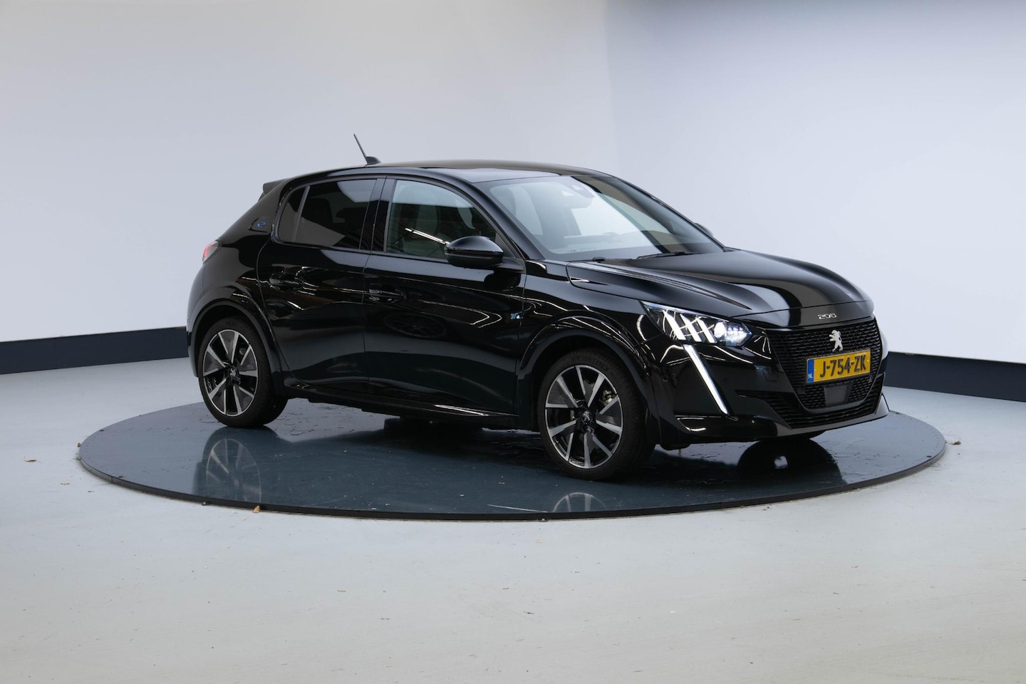 Peugeot e-208 - EV GT Pack 50 kWh Panorama - AutoWereld.nl