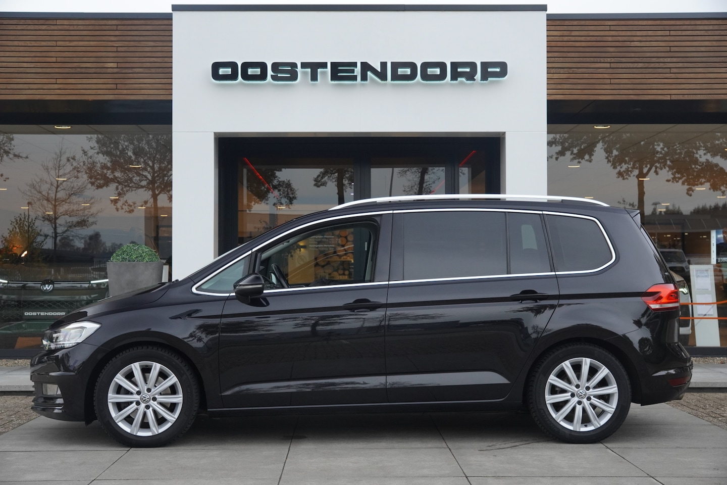 Volkswagen Touran - 1.4TSI/150pk Highline 7p DSG Automaat|2015|Clima|Navi|LED|17"LMV|Trekhaak|PDC - AutoWereld.nl