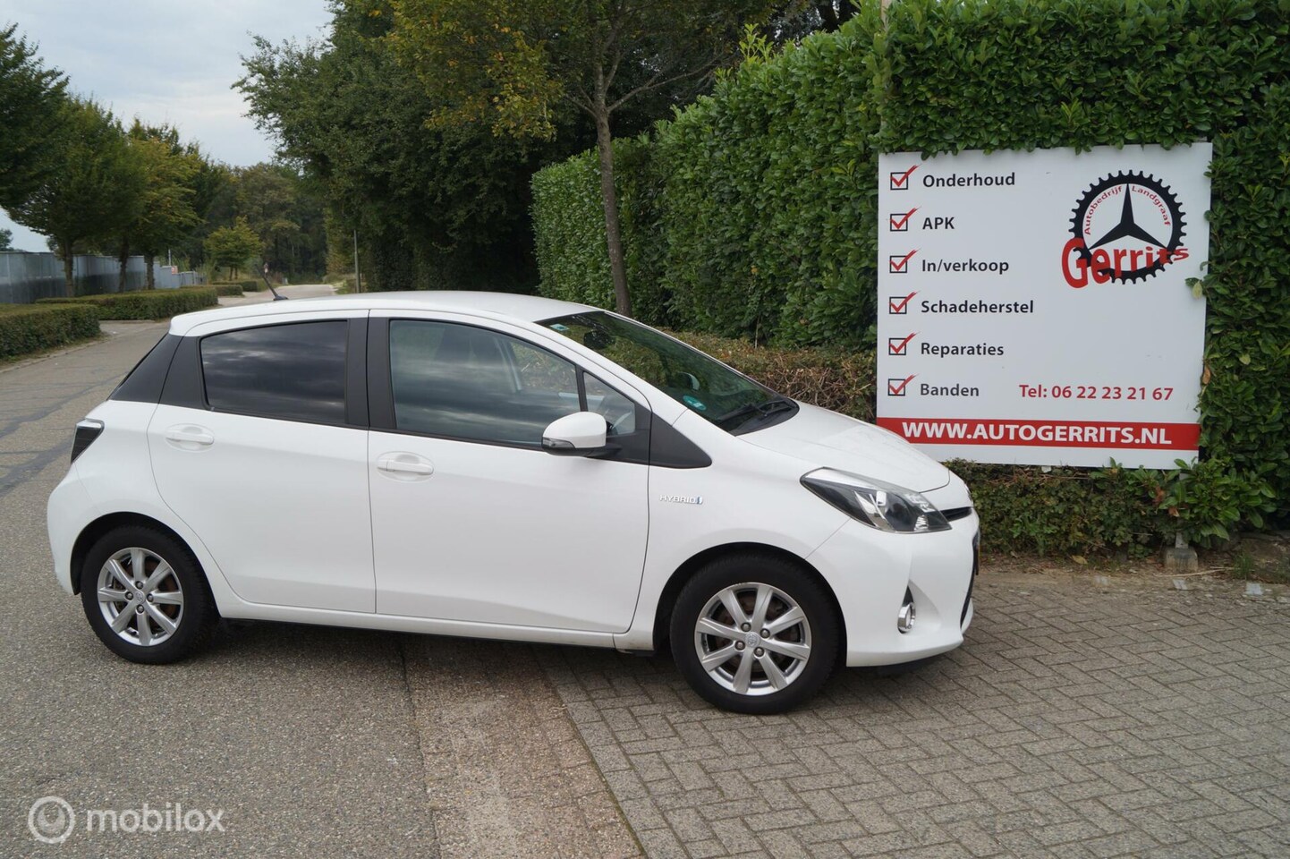 Toyota Yaris - 1.5 Full Hybrid Aspiration dealeronderhouden. - AutoWereld.nl