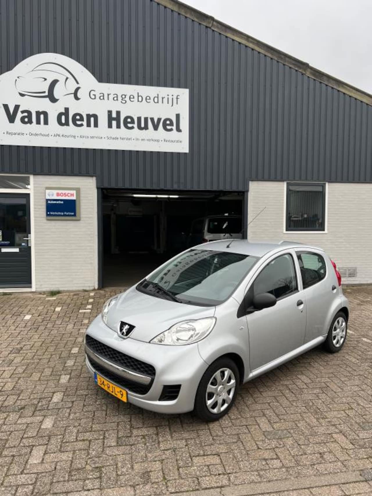 Peugeot 107 - 1.0-12V XR 1.0-12V XR - AutoWereld.nl