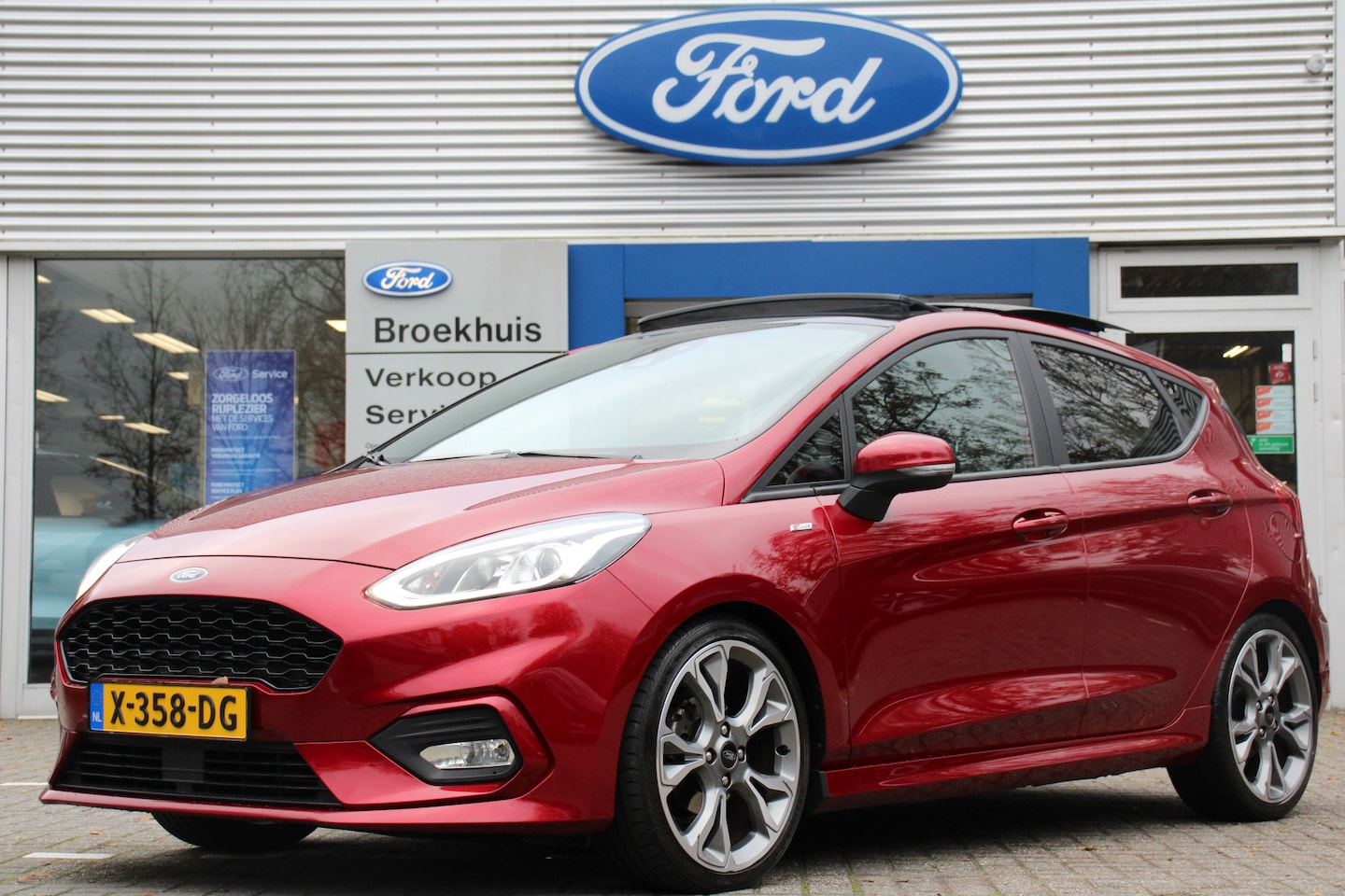 Ford Fiesta - 1.0EB ST-LINE AUTOMAAT | PANODAK | CAMERA | STOEL + STUURVERWARMING | DEALER OH! | CLIMA | - AutoWereld.nl