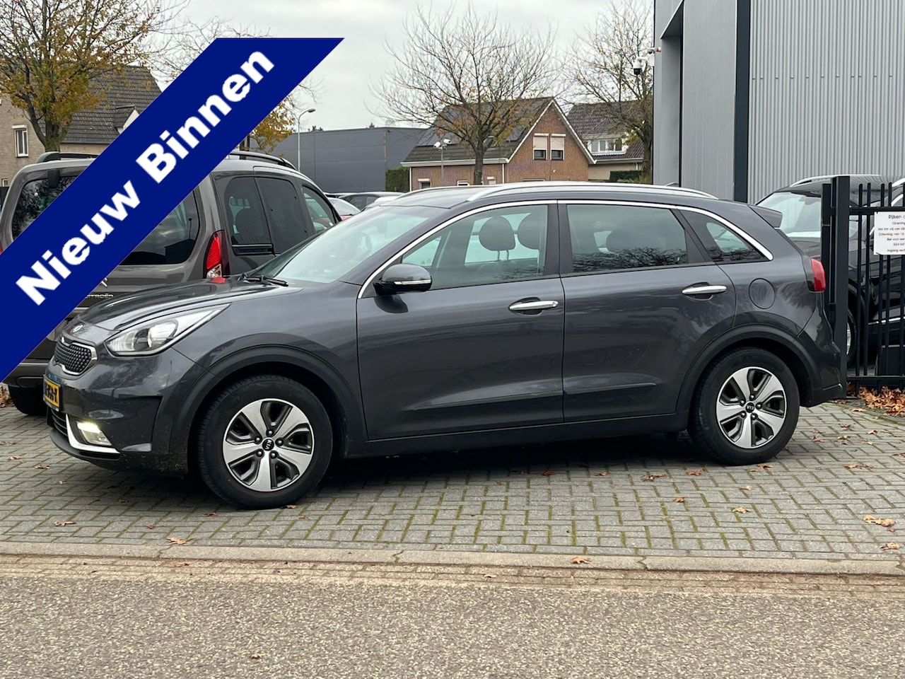 Kia Niro - 1.6 GDi Hybrid DynamicLine. Camera, Navi, Clima, Haak 1300kg - AutoWereld.nl