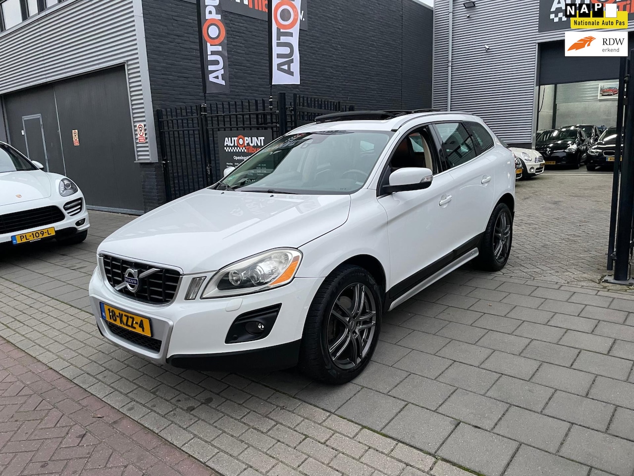 Volvo XC60 - 3.2 AWD Summum Trekhaak Pano Navi PDC NAP APK - AutoWereld.nl