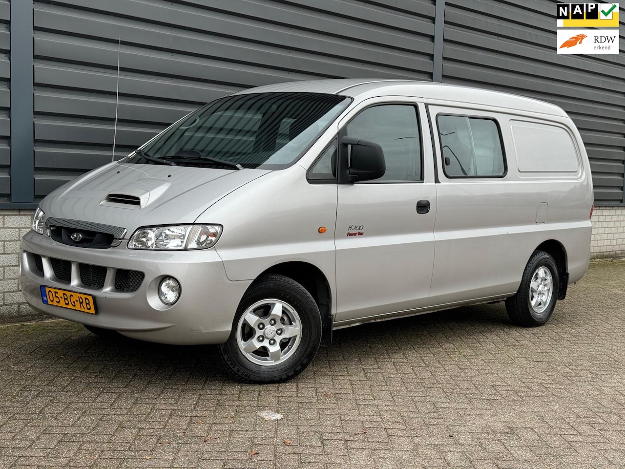 Hyundai H 200 - 2.5 CRDi Luxe lang DC Powervan 2.5 CRDi Luxe lang DC Powervan 140PK NAP!! - AutoWereld.nl