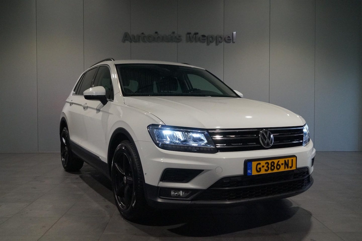 Volkswagen Tiguan - LED | DSG | android auto/ apple carplay | adaptieve cruise control | - AutoWereld.nl