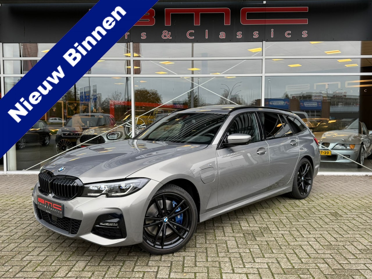 BMW 3-serie Touring - 330e xDrive M-Sport Individual Panorama ACC HK Head-Up - AutoWereld.nl