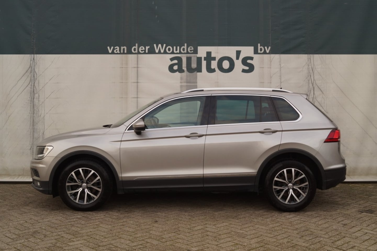 Volkswagen Tiguan - 2.0 TDI 150pk Comfortline Business -NAVI-ECC-PDC- - AutoWereld.nl