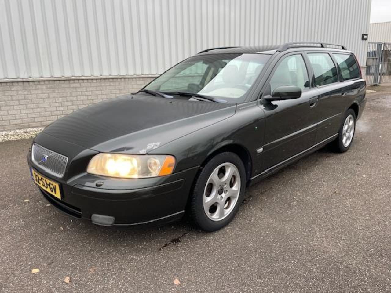 Volvo V70 - 2.4 D5 Momentum 2.4 D5 Momentum - AutoWereld.nl