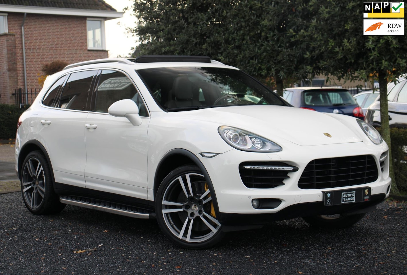 Porsche Cayenne - 4.8 Turbo 501 PK Keramische Remmen Pano Luchtvering Trekhaak Bose 21'' - AutoWereld.nl