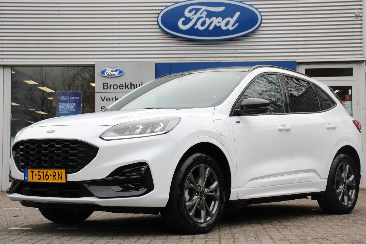 Ford Kuga - 2.5 PHEV ST-LINE | BLACK PACK | NL-AUTO! | CAMERA | STANDVERWARMING | NAVI | CLIMA | CRUIS - AutoWereld.nl