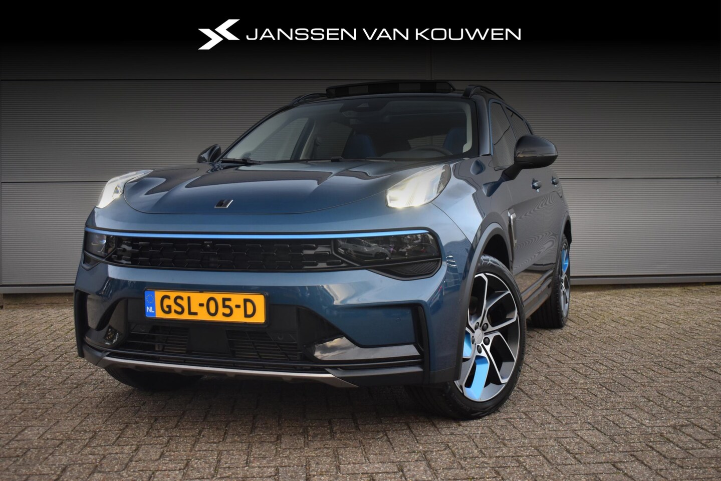 Lynk & Co 01 - 1.5 PHEV Pano Stoelverwarming 360-Camera - AutoWereld.nl