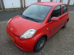 Daihatsu Sirion 2 - 1.0-12V Trend BESCHRIJVING GOED LEZEN