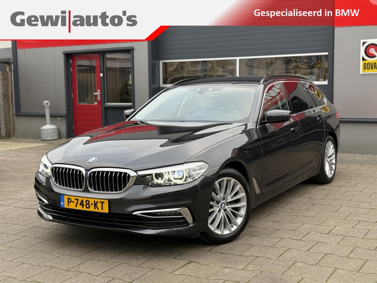 BMW 5-serie Touring - 520d Executive Luxury Line - AutoWereld.nl