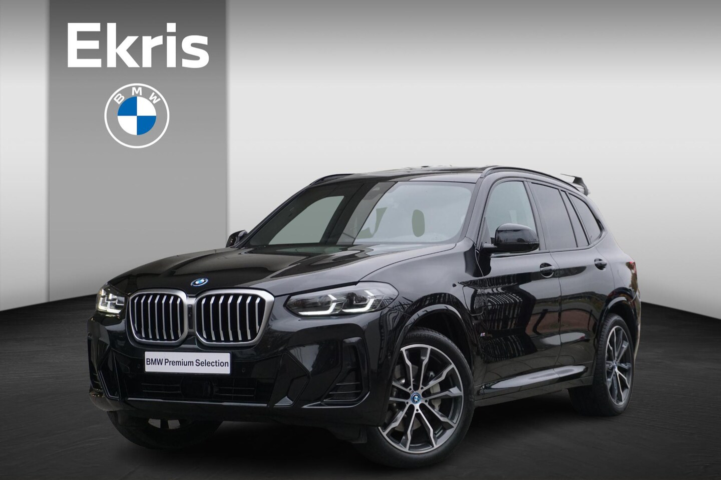 BMW X3 - 30e xDrive M Sportpakket | Glazen panoramadak | Driving Assistant | Active Cruise Control - AutoWereld.nl