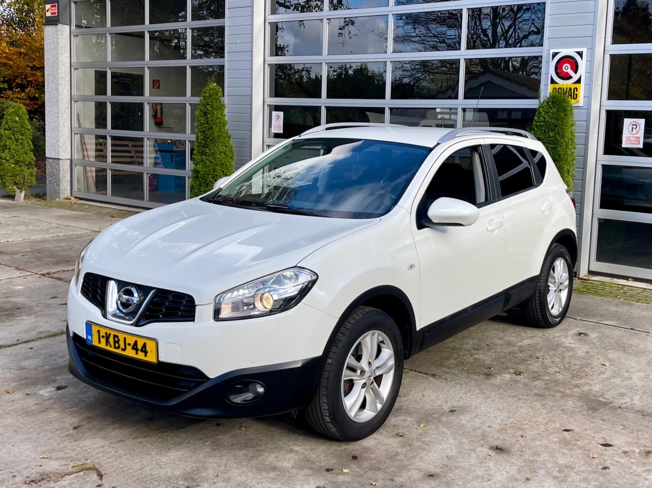 Nissan Qashqai - 1.6 Business |Navi|Trekhaak|Camera|PDC - AutoWereld.nl