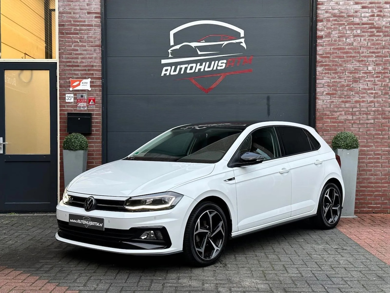 Volkswagen Polo - 1.0 TSI 2x R-line ACC Led Navi Apple Stoelvw Climatr - AutoWereld.nl