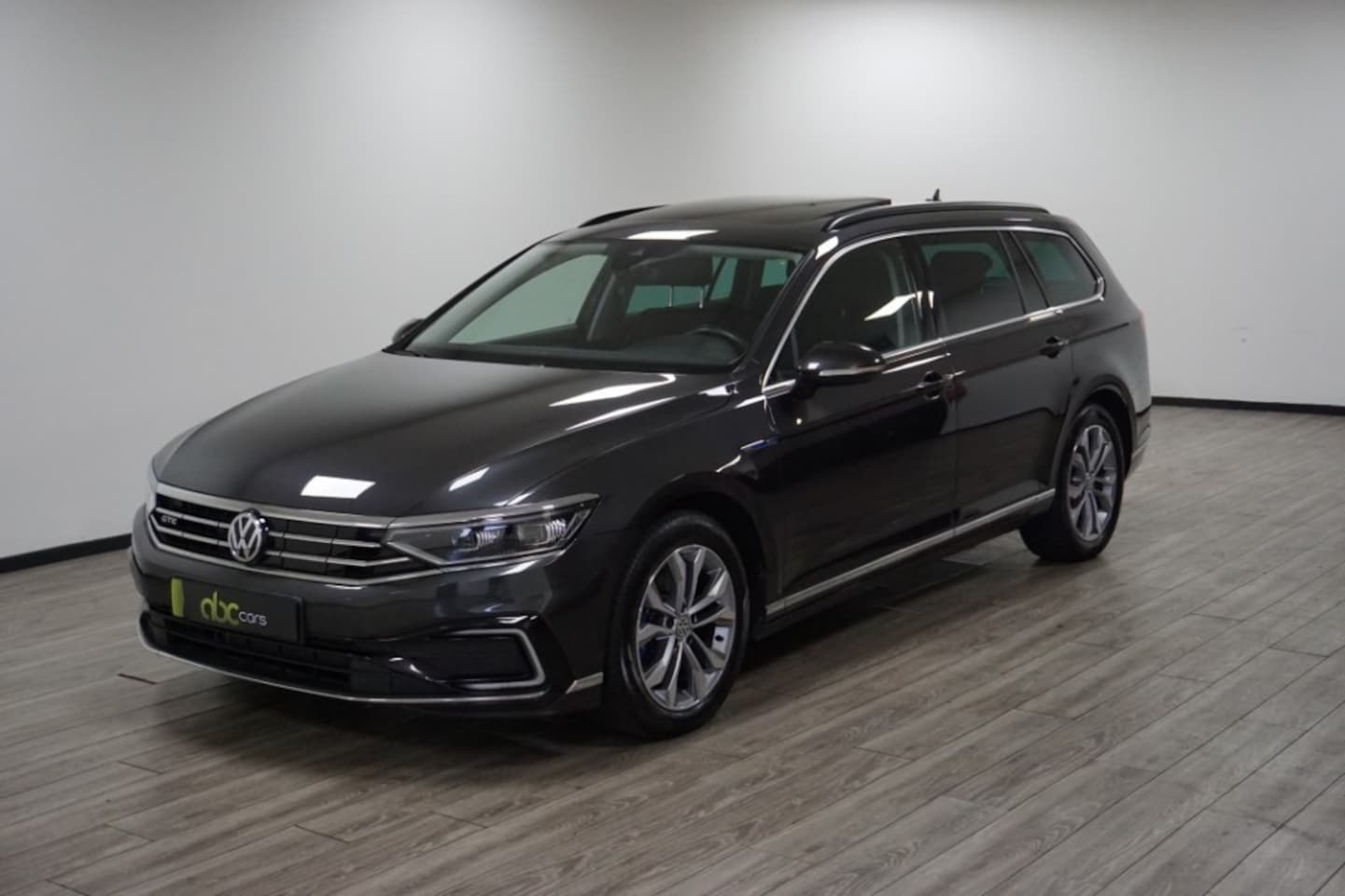 Volkswagen Passat Variant - VARIANT 1.4 TSI GTE AUTOMAAT/ PANORAMADAK - AutoWereld.nl