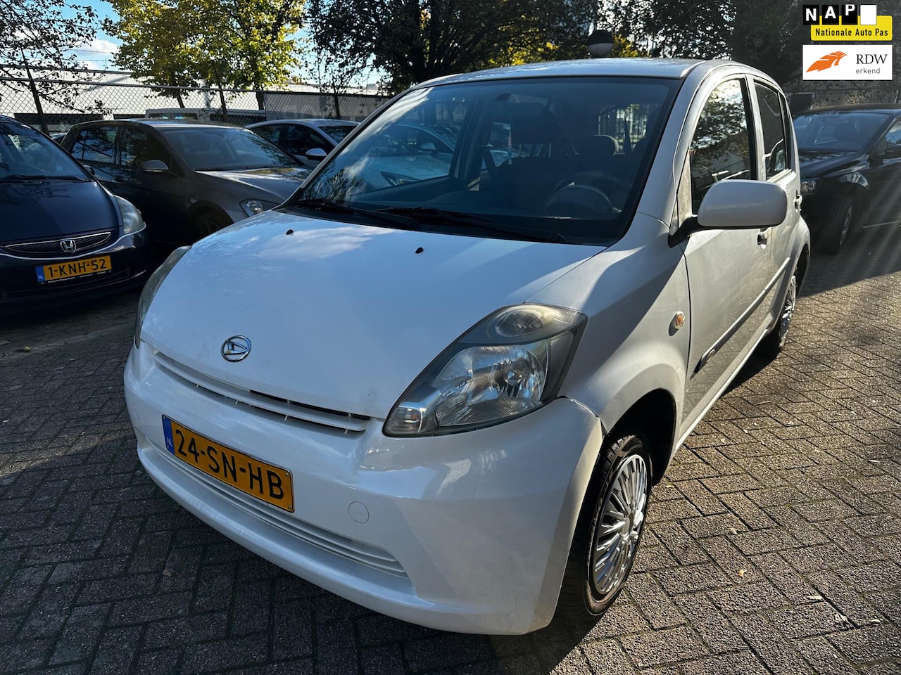 Daihatsu Sirion 2 - 1.0-12V Trend* Nw Apk* Elek pakket* Koopje! - AutoWereld.nl