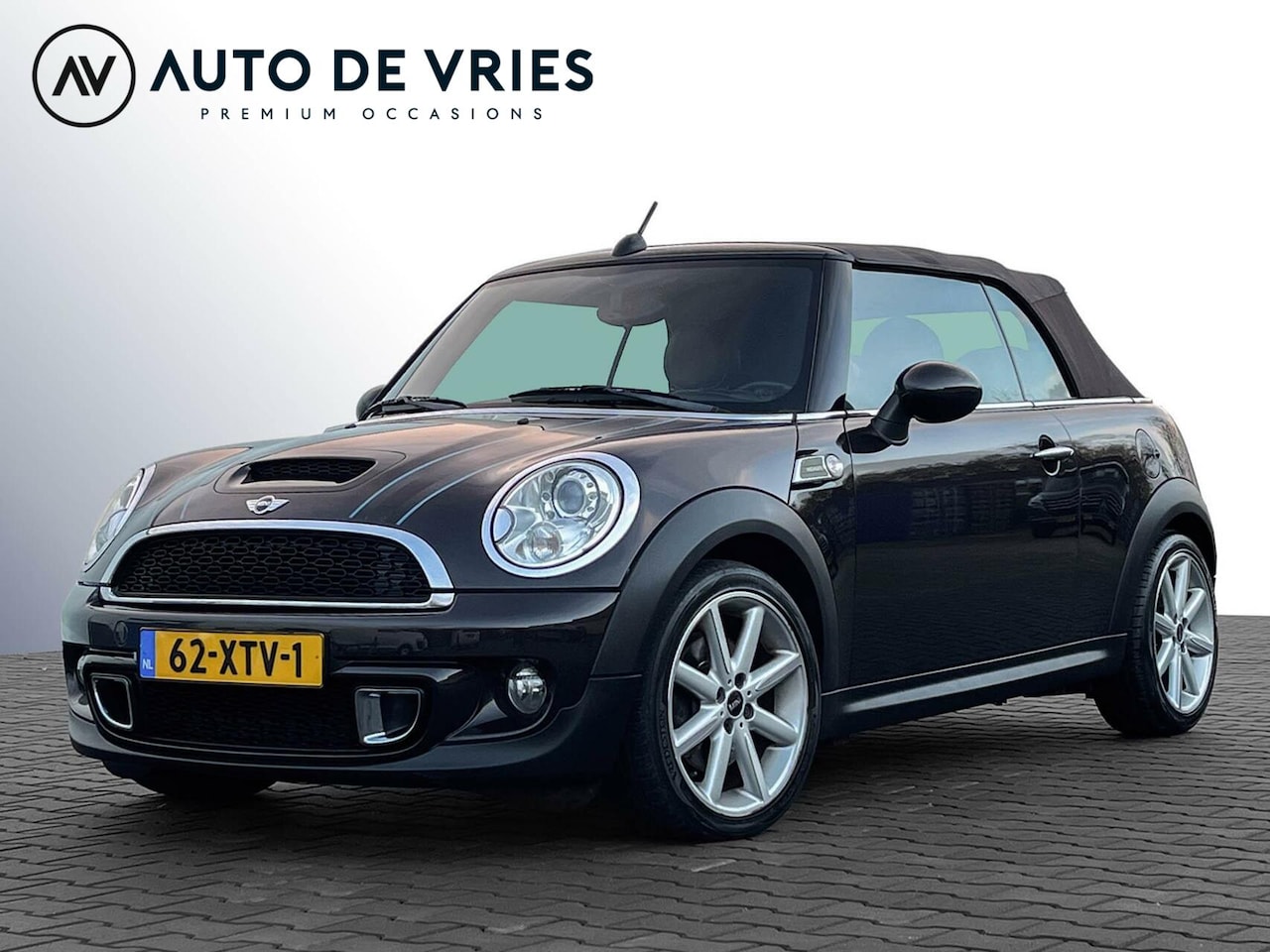 MINI Cabrio - 1.6 184pk Cooper S Chili Highgate | Leder | Navigatie | Xenon - AutoWereld.nl