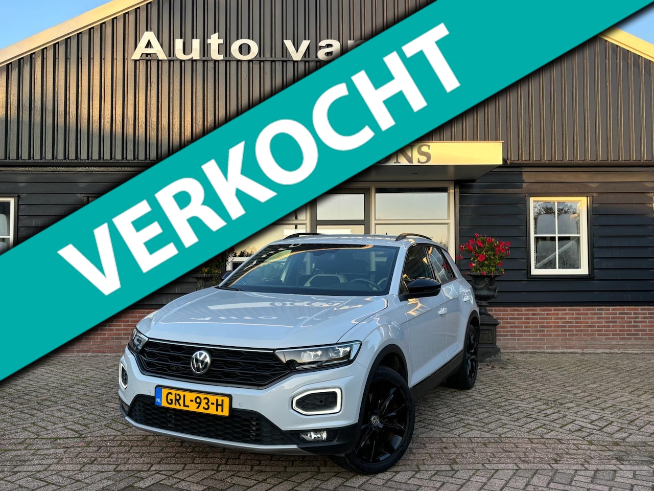 Volkswagen T-Roc - 1.5 TSI Sport / LED / Navi / Adaptive Cruise / Stoelverwarming / Clima / - AutoWereld.nl