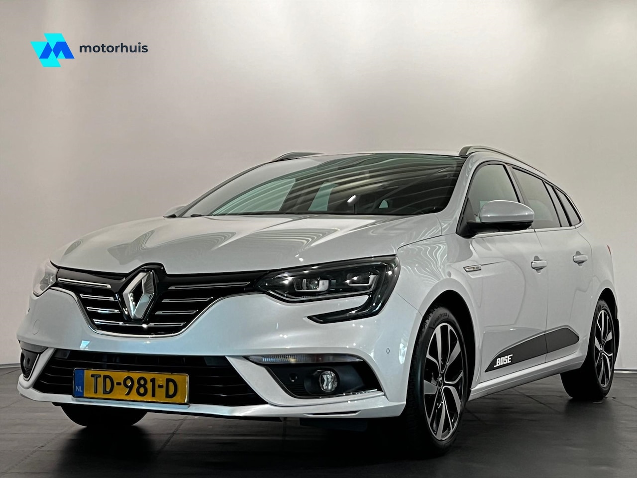 Renault Mégane Estate - 1.3 TURBO TCe 160PK BOSE PANO LED NAVI WINTERPACK - AutoWereld.nl