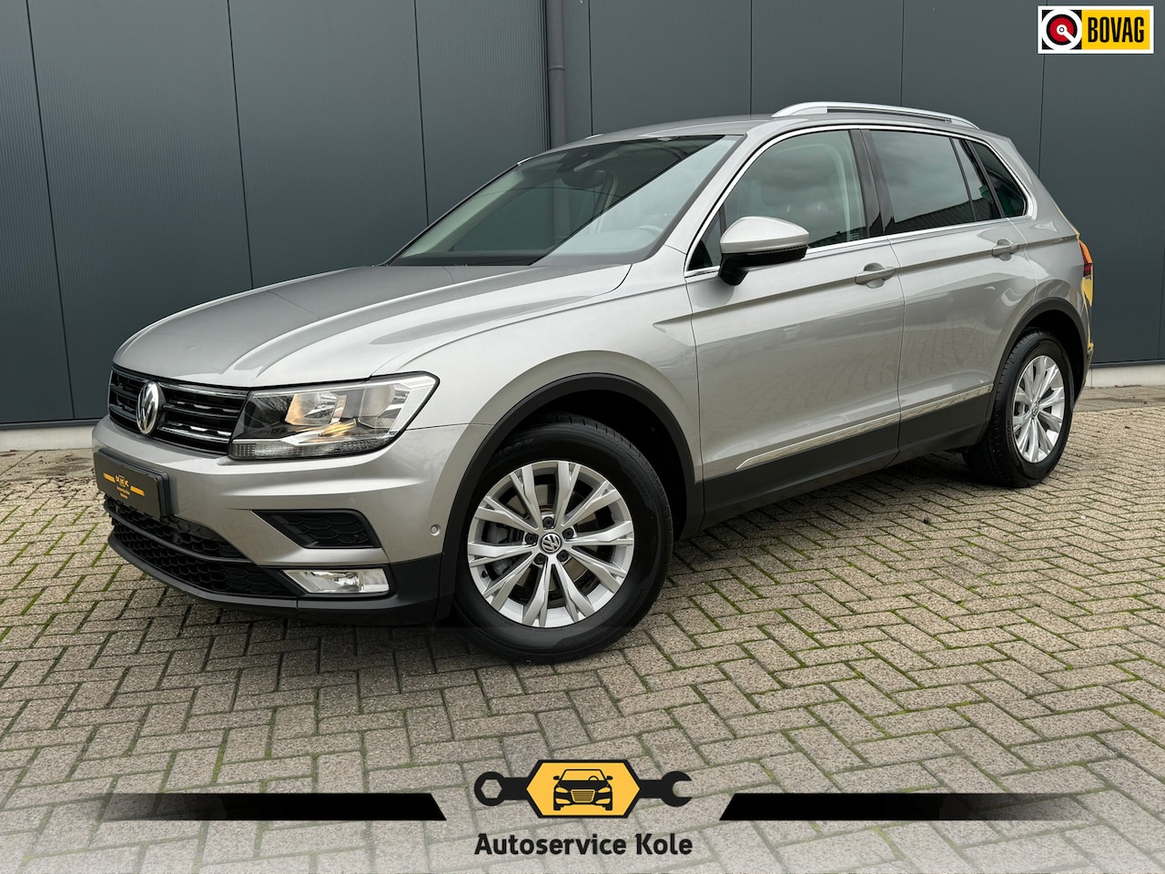 Volkswagen Tiguan - 1.4 TSI Connected Series * Airco * Cruise * Camera * Verw. stoelen * - AutoWereld.nl