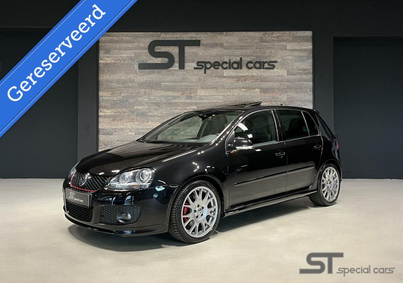 Volkswagen Golf - 2.0 TFSI GTI Edition 30 2.0 TFSI GTI Edition 30, 1ste Eigenaar, dealer - AutoWereld.nl