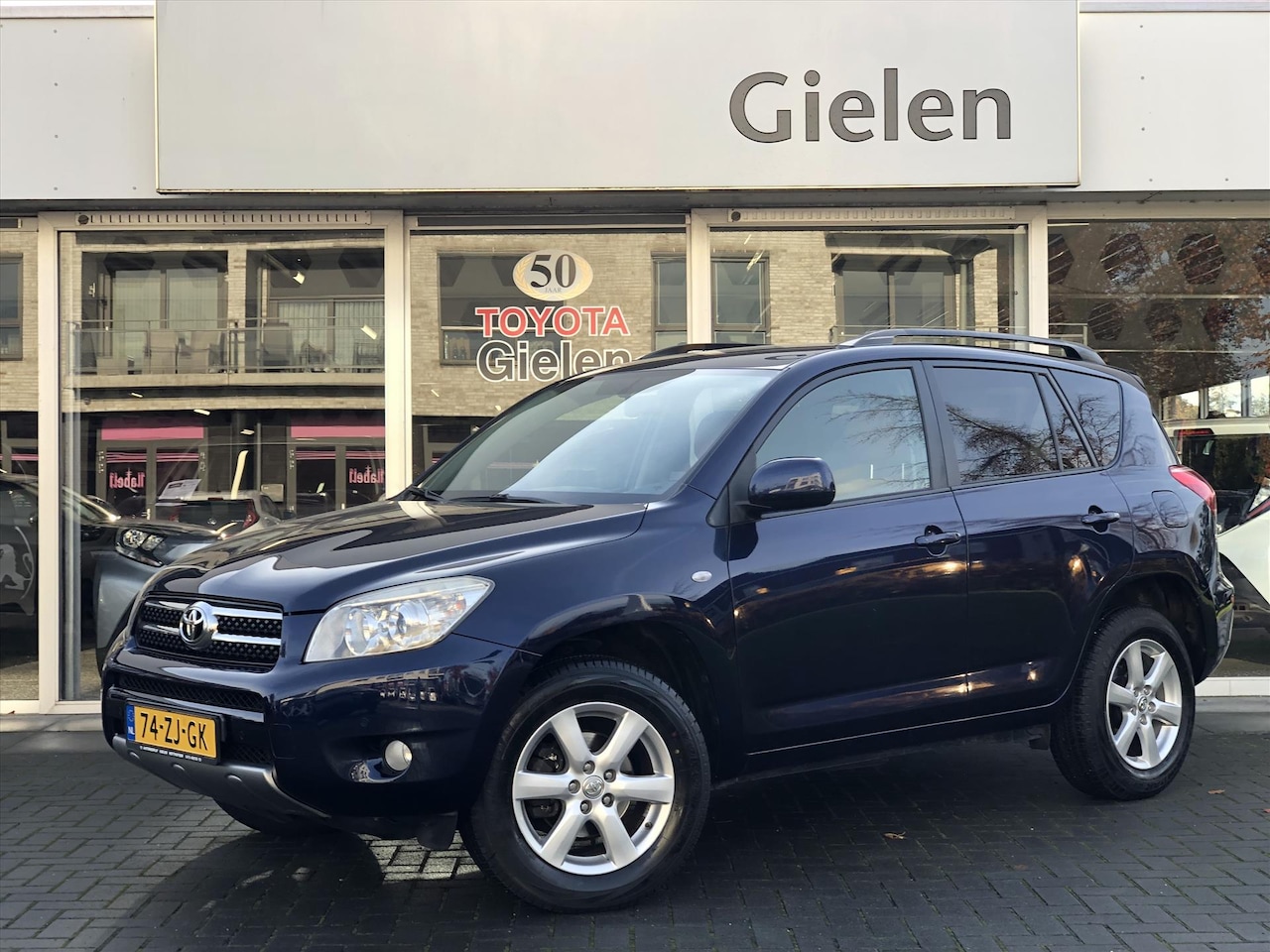 Toyota RAV4 - 2.0 VVT-I Automaat Style | Leer, Cruise control, Stoelverwarming, Climate control, 17 inch - AutoWereld.nl