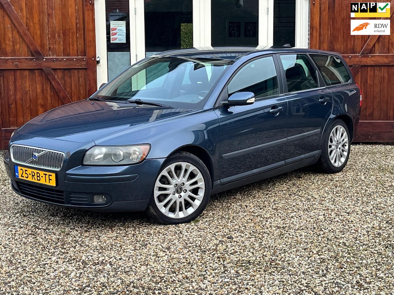 Volvo V50 - 2.5 T5 Momentum 6-bak - AutoWereld.nl