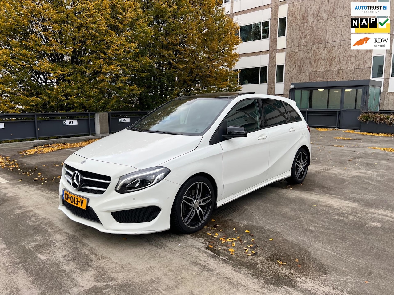 Mercedes-Benz B-klasse - 200 Prestige AMG Pakket Panoramadak - AutoWereld.nl