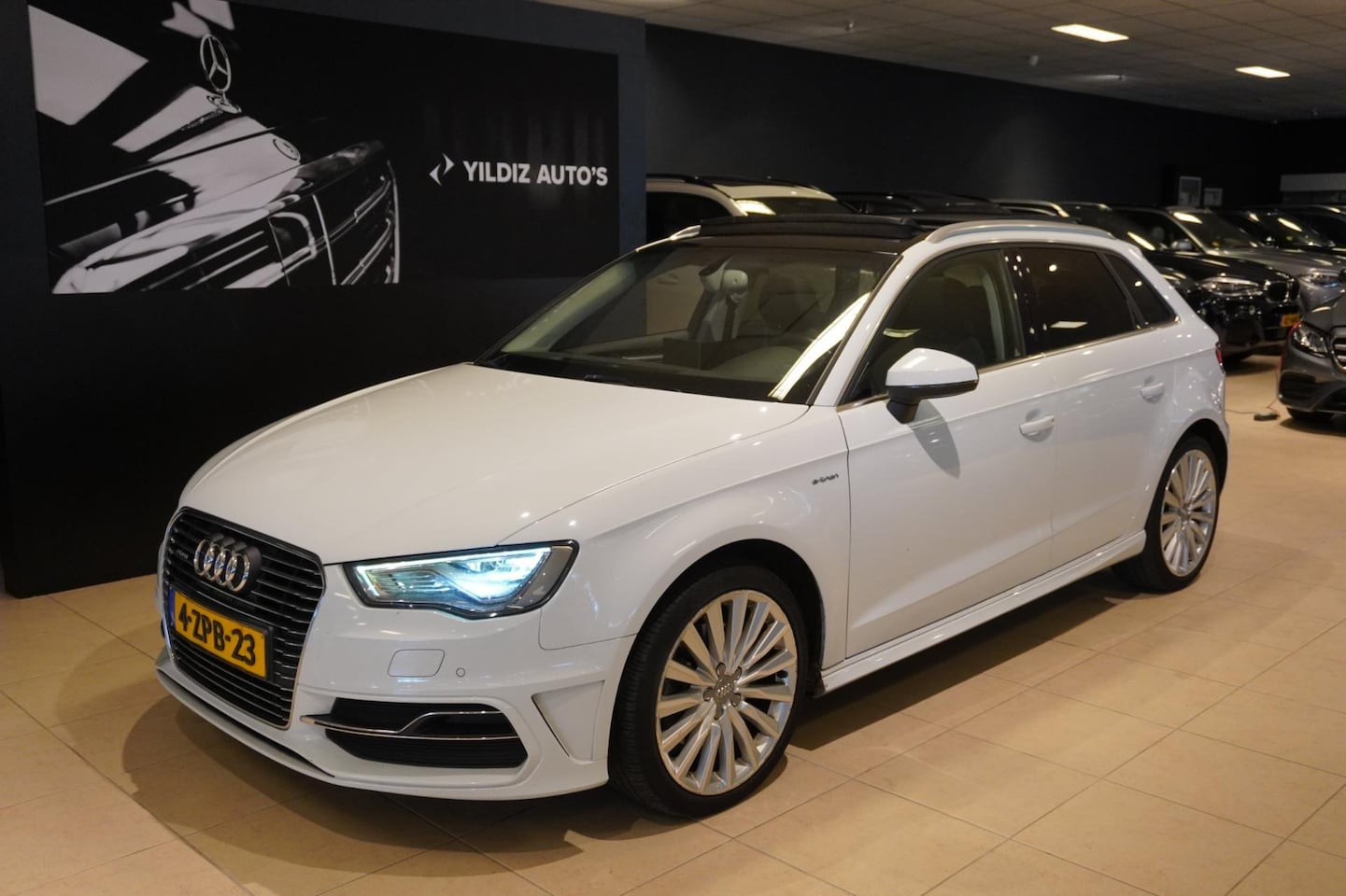 Audi A3 Sportback - 1.4 e-tron PHEV Ambition Pro Line plus NAP PANO LED - AutoWereld.nl