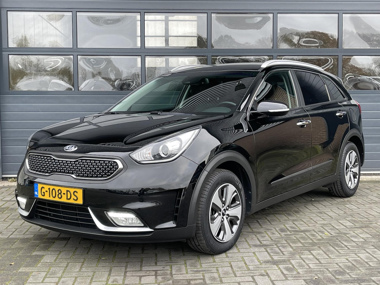 Kia Niro - 1.6 GDI HYBRID DYNAMICLINE I APPLE/ANDROID I ACHTERUITRIJCAMERA I CRUISE CONTROL I CLIMATE - AutoWereld.nl