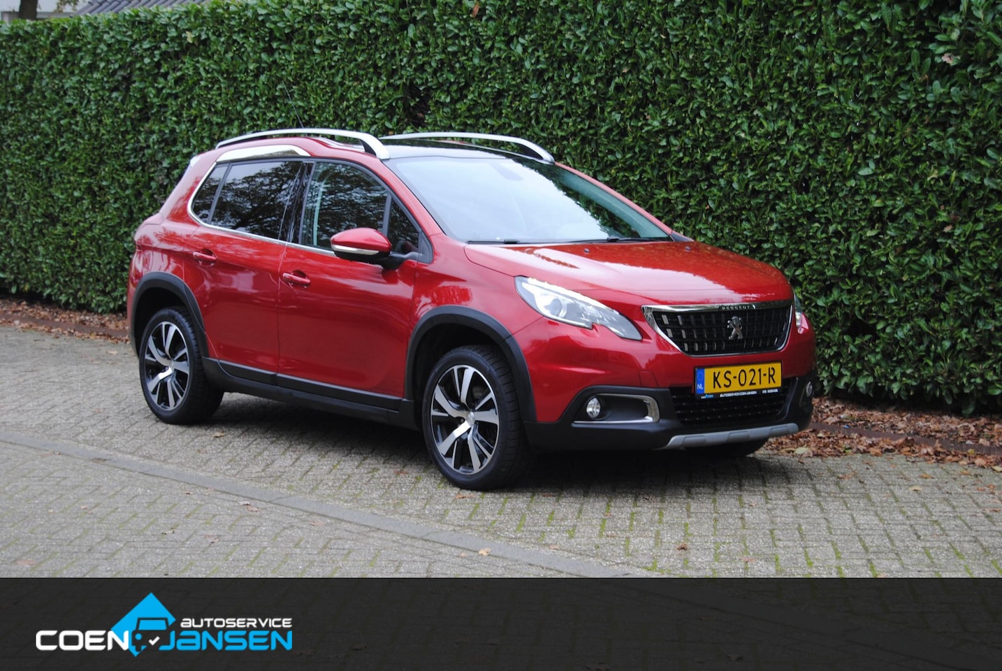 Peugeot 2008 - 1.2 PureTech Allure Lage km stand, navigatie, Trekhaak, Panorama dak. - AutoWereld.nl