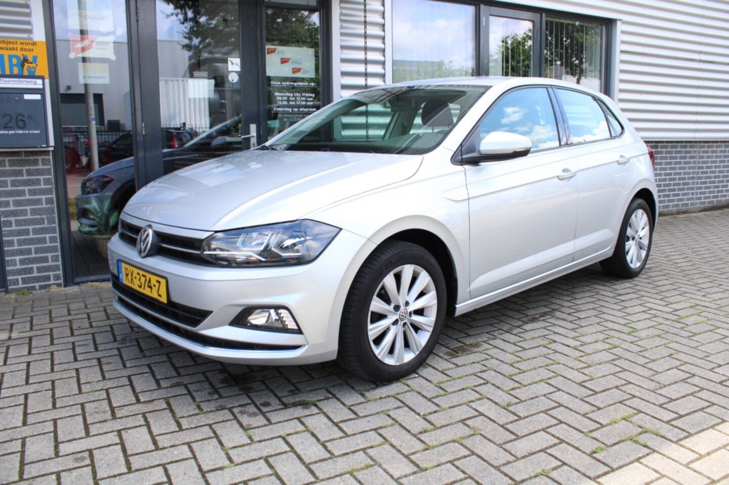 Volkswagen Polo - 1.0 TSI High Line AIRCO CRUISE NAVI VIRTUAL COCKPIT STUURBEDIENI - AutoWereld.nl