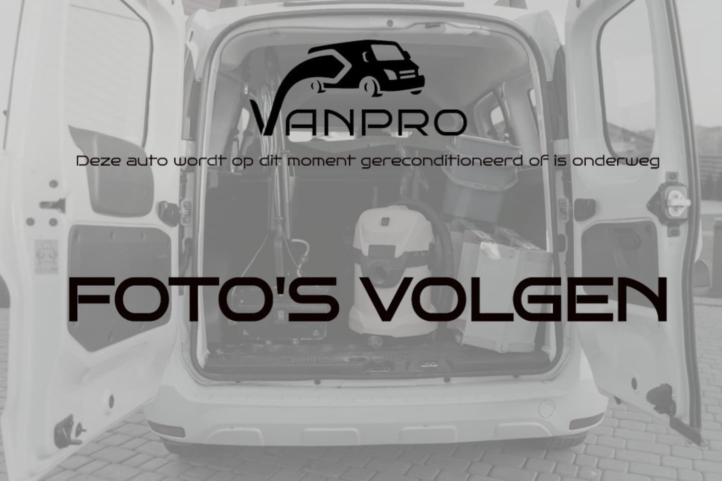 Volkswagen Transporter - 2.0 TDI 204PK 4-motion L2H1 Dubbel Cabine / Navi /Leder / Led - AutoWereld.nl