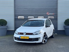 Volkswagen Golf - 2.0 GTI 211 PK | Carbon | Parkeersensoren | Climate Control | Stoelverwarming |