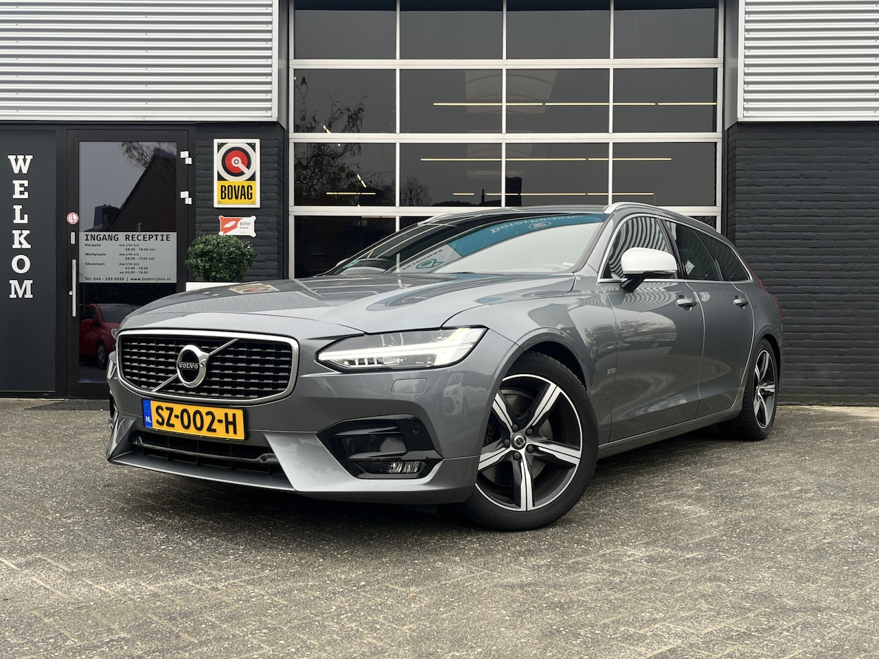 Volvo V90 - 2.0 T4 R-Design 2.0 T4 R-Design, Automaat, Cruise, Navi, Keyless, NAP - AutoWereld.nl