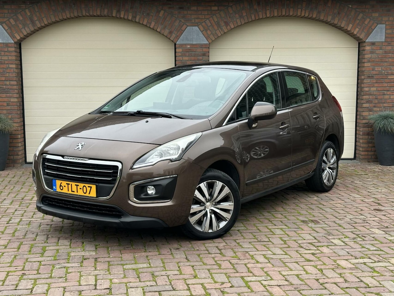 Peugeot 3008 - 1.6i 16v THP Automaat Active Panoramadak Camera PDC Led - AutoWereld.nl