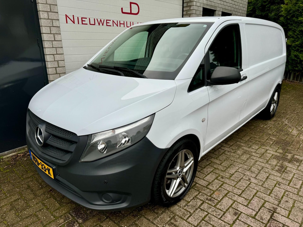 Mercedes-Benz Vito - 114 CDI 114 CDI, automaat, 200pk, A/C, leder, 185.000km! - AutoWereld.nl