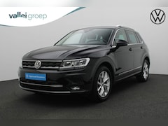 Volkswagen Tiguan - 1.5 TSI 150PK DSG ACT Highline | Trekhaak | Keyless | Massagestoelen | 18 inch | ACC | App