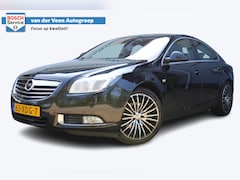 Opel Insignia - 1.6 T Cosmo | Airco | Navigatie | Cruise controle | Parkeersensoren V+A | Trekhaak | 19 In