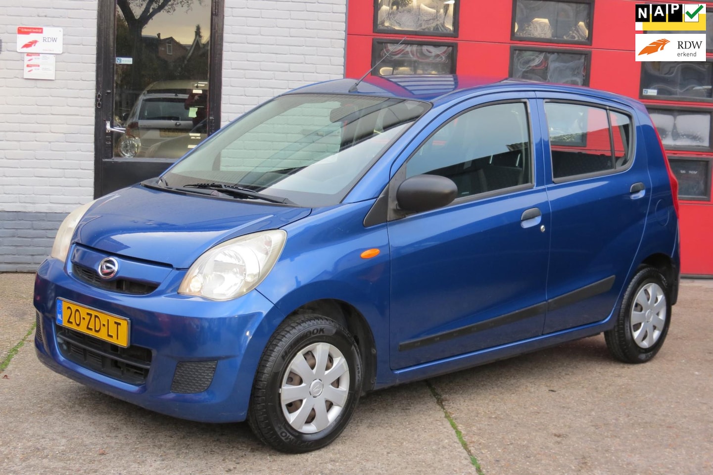 Daihatsu Cuore - 1.0 Premium 5 DEURS , AIRCO - AutoWereld.nl