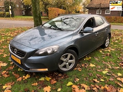 Volvo V40 - 1.6 T3 Momentum ORG NL/APK 9-5-2025/Dealeronderh