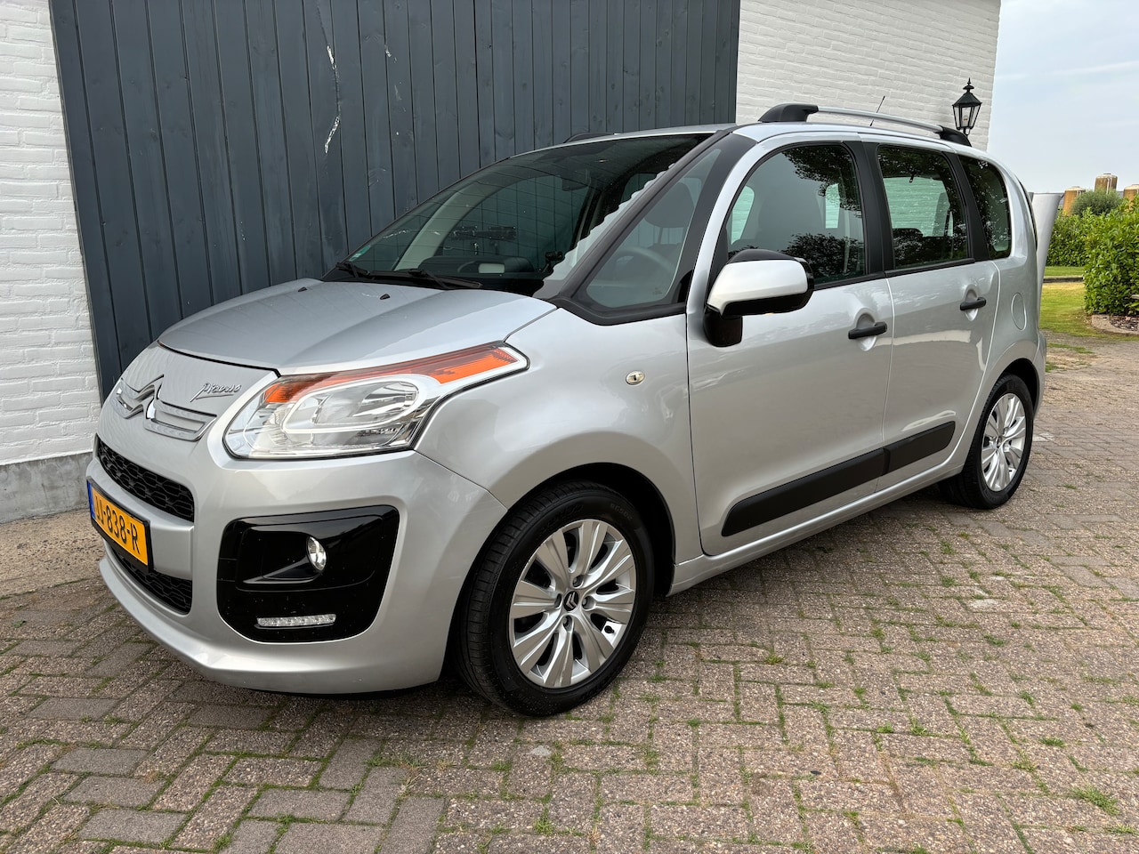 Citroën C3 Picasso - 1.4 VTi Tendance Airco, 2e eigenaar, boekjes compleet, Trekhaak - AutoWereld.nl