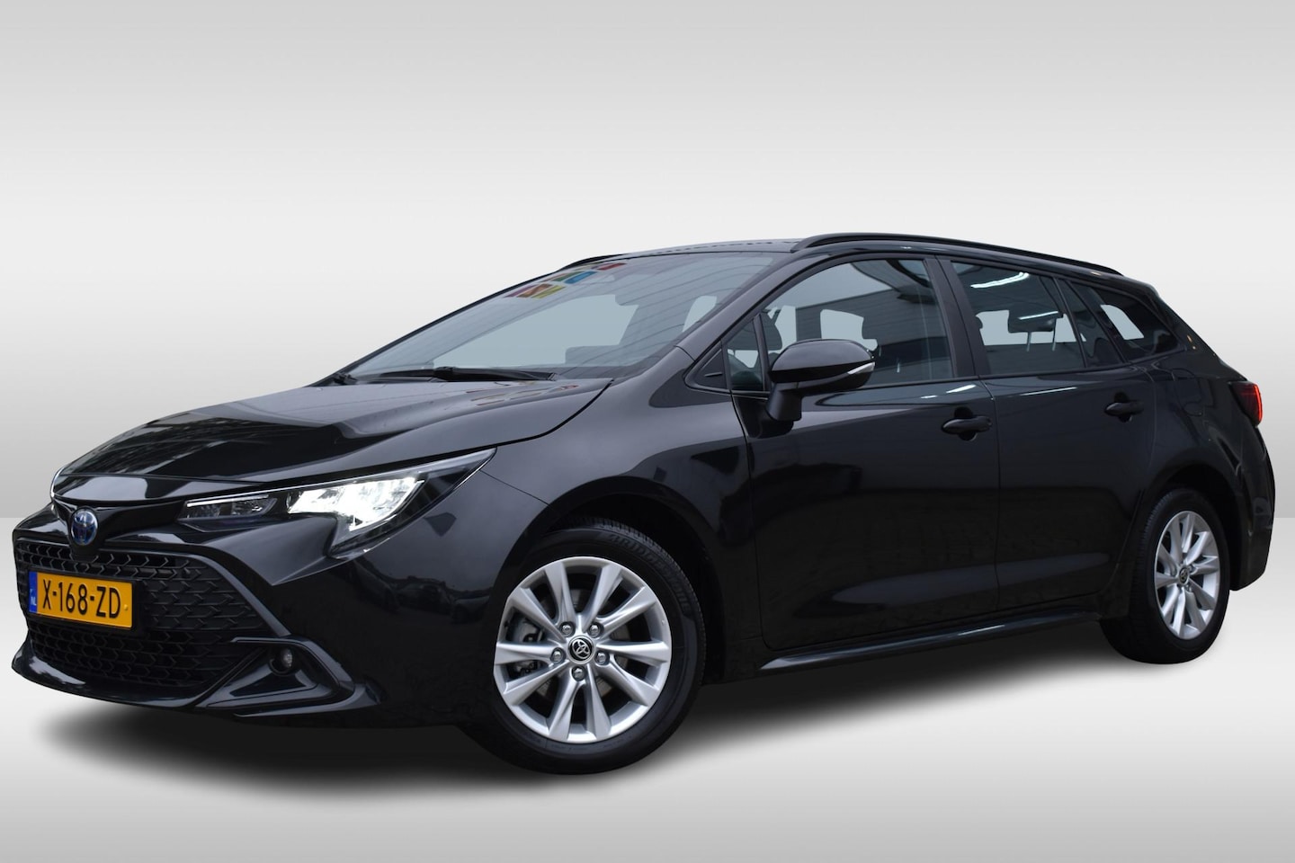 Toyota Corolla Touring Sports - Hybrid 140 Active - AutoWereld.nl