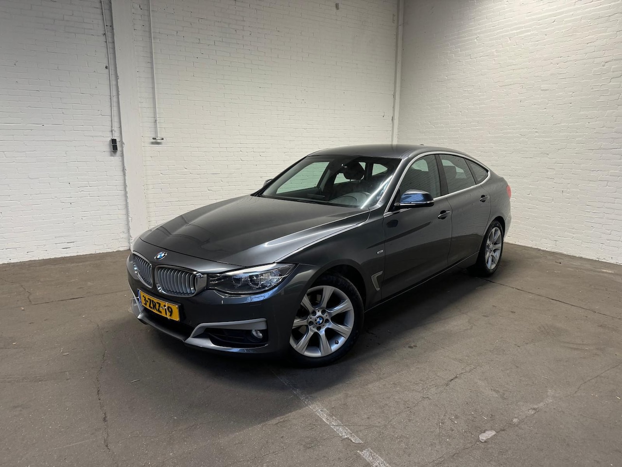 BMW 3-serie Gran Turismo - 320i Executive Leder|Groot Navi|Elektrische achterklep|Stoelverwarming - AutoWereld.nl